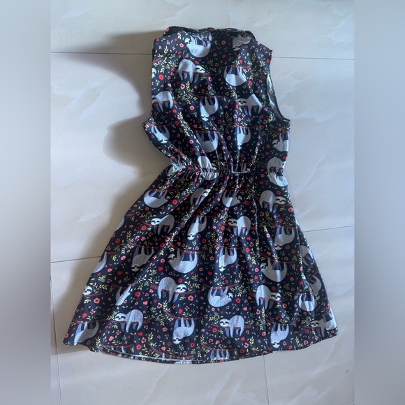 La Vie Lente Sleeveless Sloth Print Shirtdress S/M Quirky Novelty Button Up - Picture 6 of 15